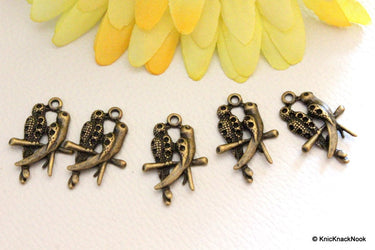 5 x Zinc Alloy Bronze Tone Parrot Pair Charm Pendants 24mm x 11mm